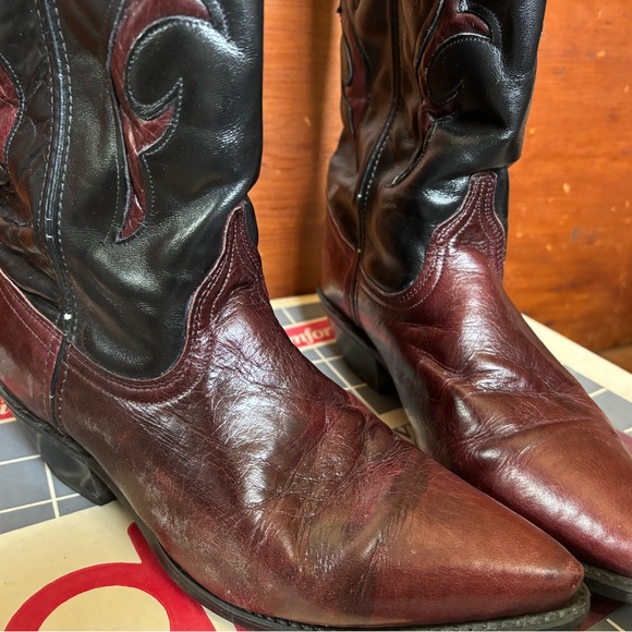 Dingo Women's Black and Brown Western cowboy Boots size 8 leather. Made in USA. - Picture 4 of 9